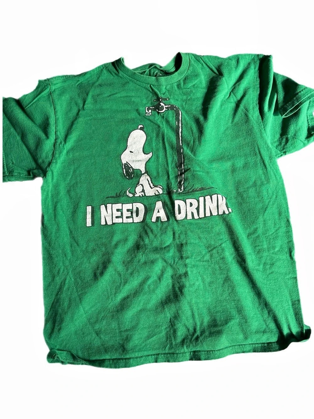 Peanuts Snoopy I Need A Drink Water Fountain Graphic T-Shirt Graphic Tee mens XL